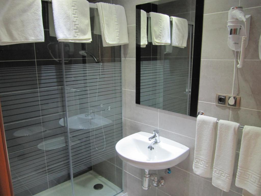Hotel Corona De Castilla Villares de la Reina Chambre photo