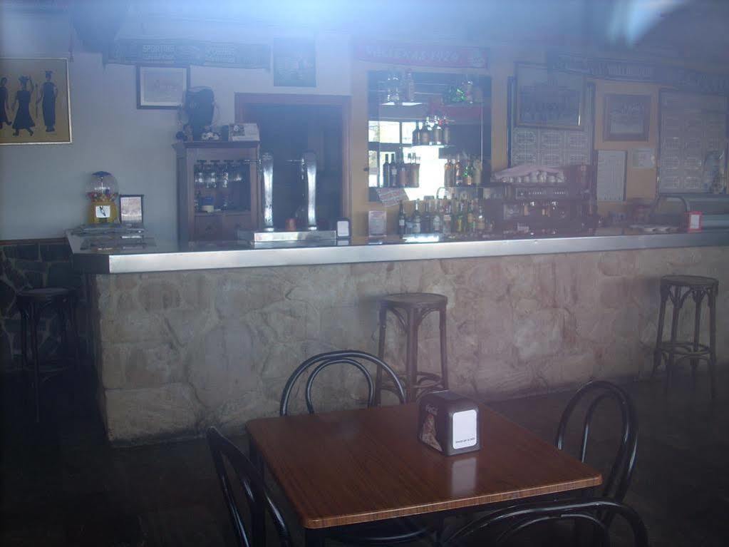 Hotel Corona De Castilla Villares de la Reina Extérieur photo