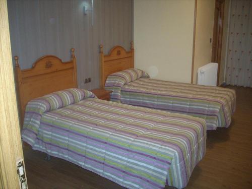 Hotel Corona De Castilla Villares de la Reina Extérieur photo